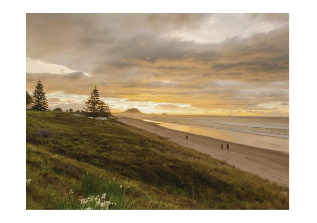 Free-Range On Papmoa Beach Tauranga Exterior photo